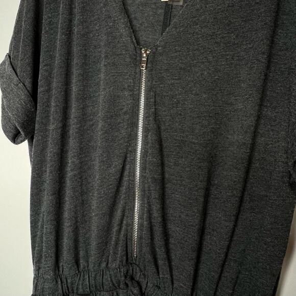 Chaser Zippered Front Knit Charcoal Gray Romper With Pockets Size Medium - Picture 6 of 7